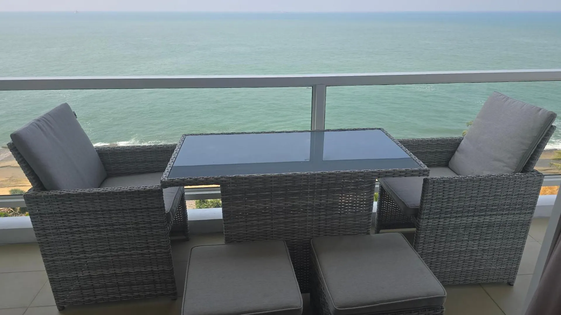 Luxury Beachfront Apartment - Your Perfect Getaway أوسويتاكياوت